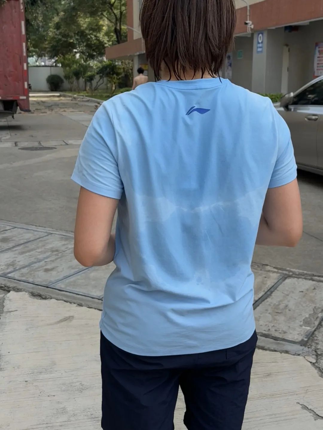 尤其是女子, 陷入恶性循